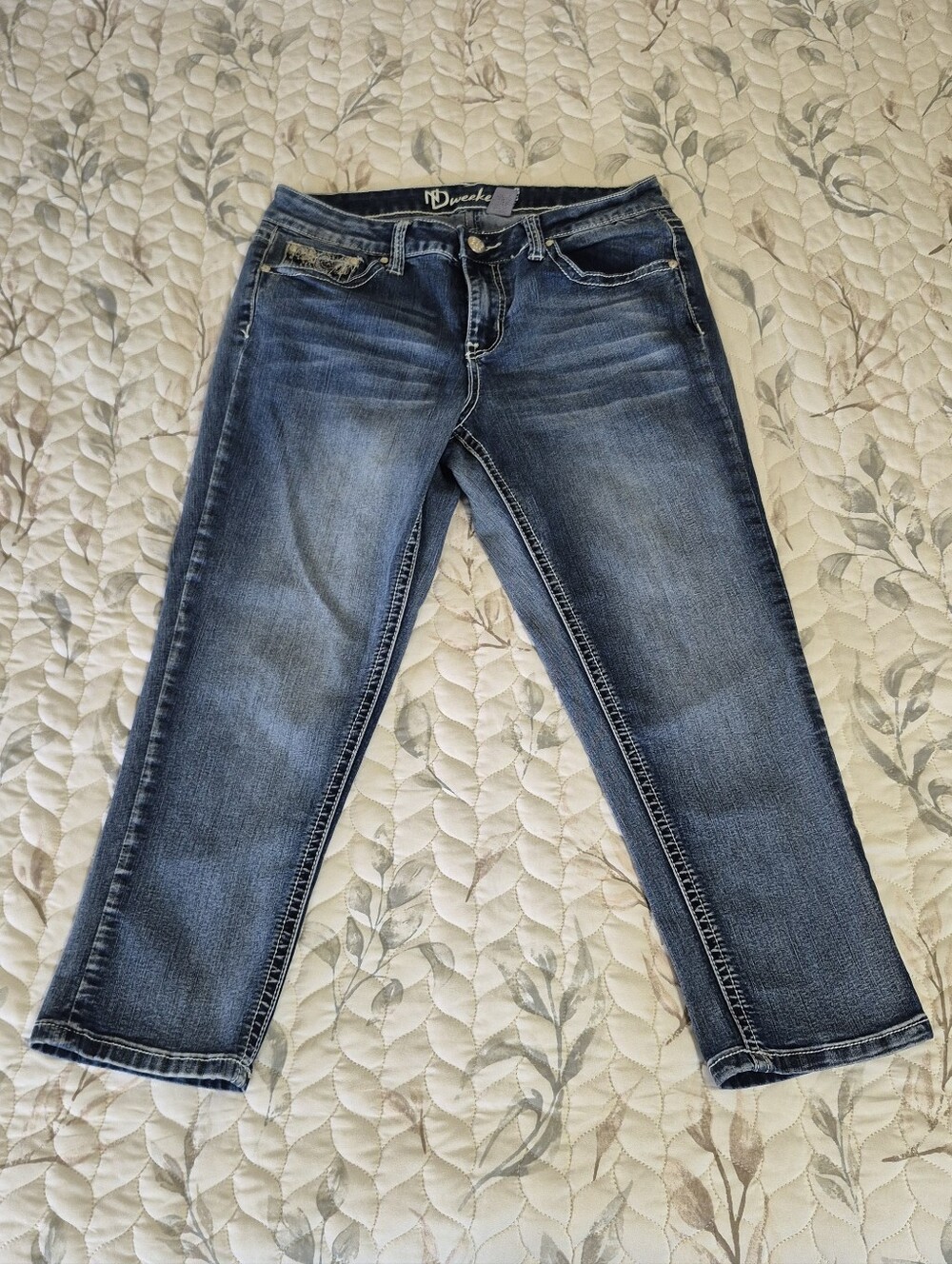 Women's Blue Embroidered Pocket Capris - Picture 3 of 13